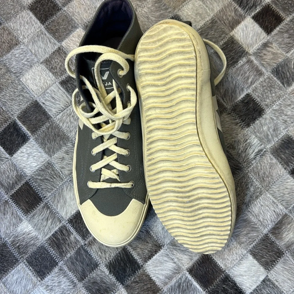 Veja Nova High Top Sneaker size 11 - Picture 6 of 7